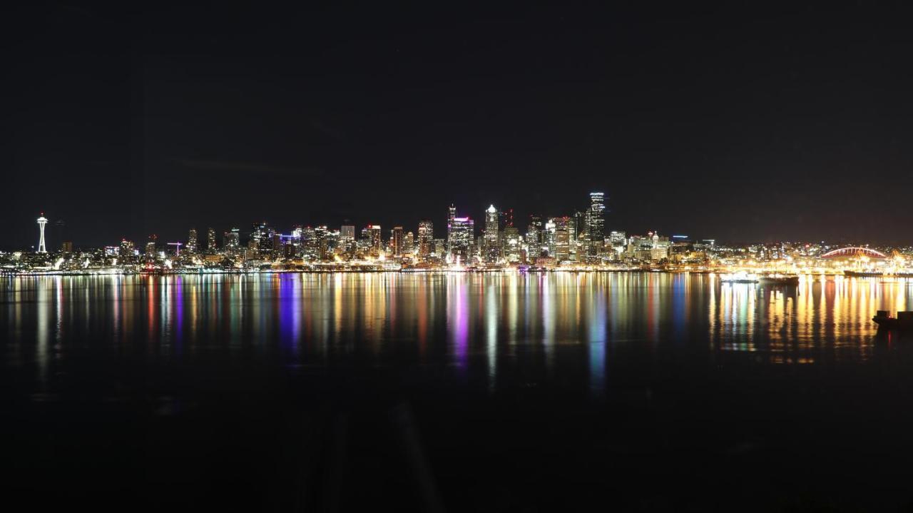 180 Degree, Unobstructed Bluff View! Lejlighed Seattle Eksteriør billede
